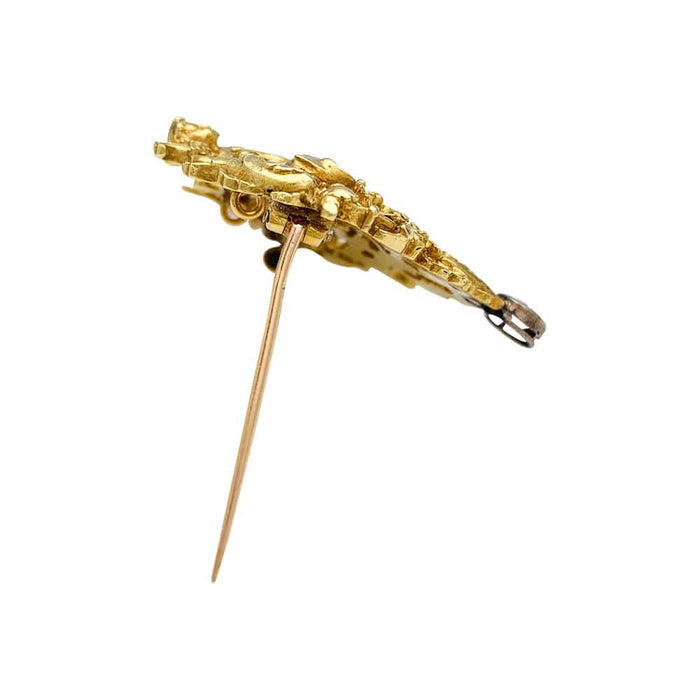 1900 brooch in yellow gold and diamond.