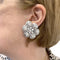 Boucles d'oreilles Boucles d'oreille fleurs en or blanc serties diamants baguette et ronds. 58 Facettes 30291