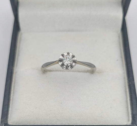 Bague 53 Bague vintage solitaire diamant or gris 18K 58 Facettes