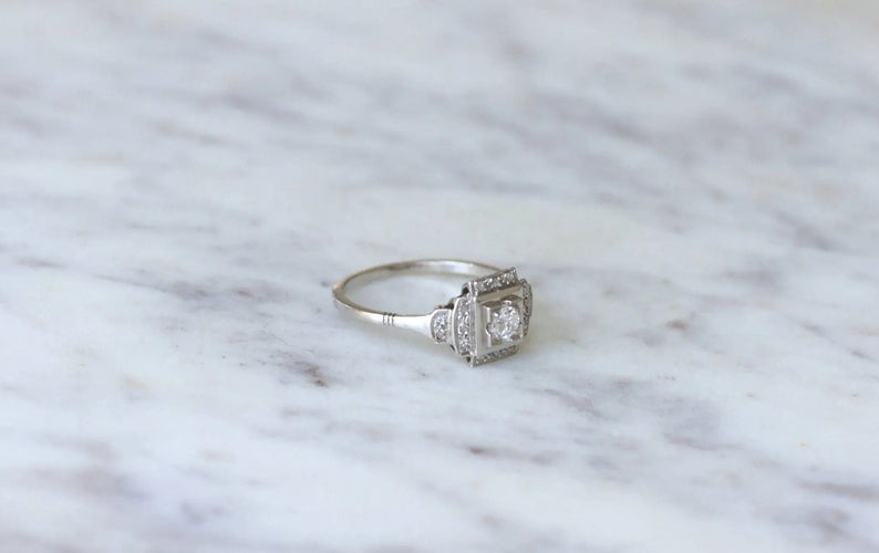 Bague Bague Art Déco Platine et Diamants 58 Facettes