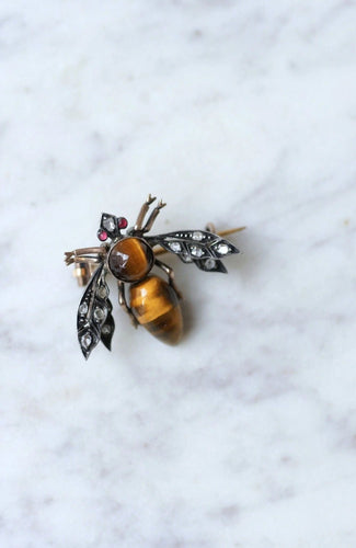 Broche Broche ancienne abeille oeil de tigre et diamants 58 Facettes
