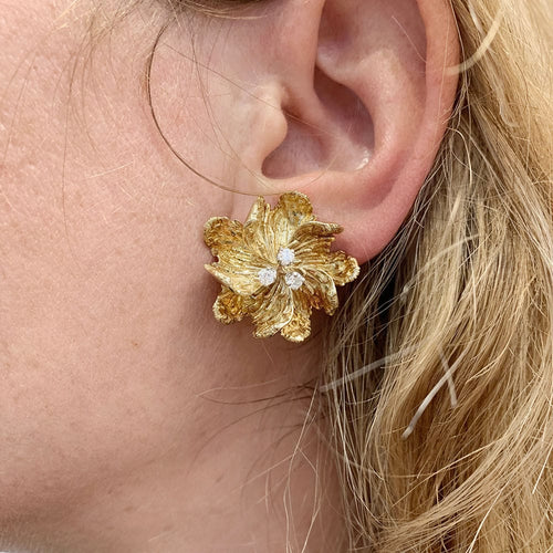 Boucles d'oreilles Boucles d'oreilles Boucheron "Fleurs" or jaune et diamants. 58 Facettes 31227