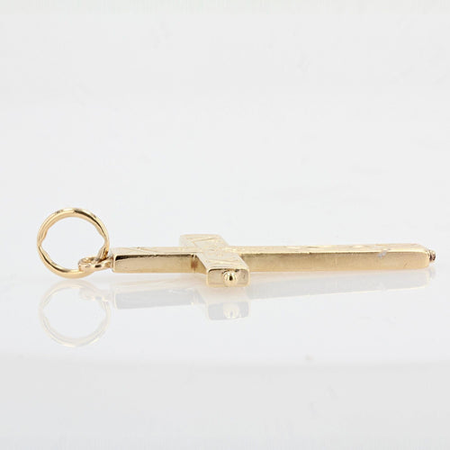 Pendentif Croix ancienne en or jaune ciselée 58 Facettes 21-689A
