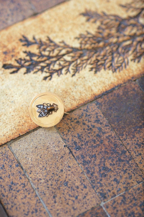 Broche Broche ronde abeille, oeil de tigre et diamants 58 Facettes