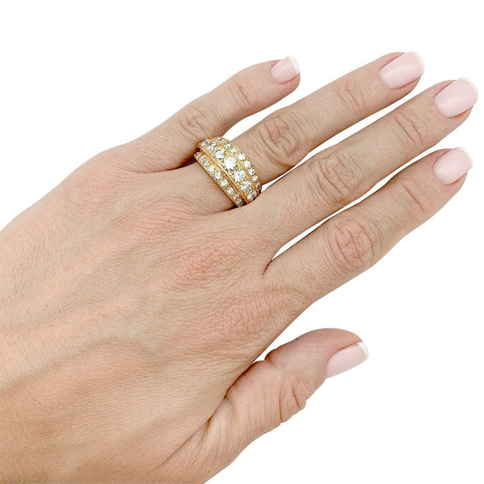 Bague Bague en or jaune, diamants. 58 Facettes