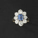 Ring Natural Ceylon sapphire and diamond daisy ring. 58 Facettes