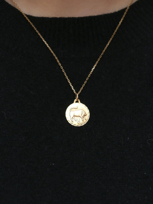 Pendentif AUGIS - Médaille signe du taureau Or jaune 58 Facettes J240