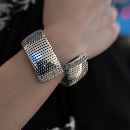 Bracelet Bracelet Manchette Carloro Perrota or gris diamants 58 Facettes 62800051