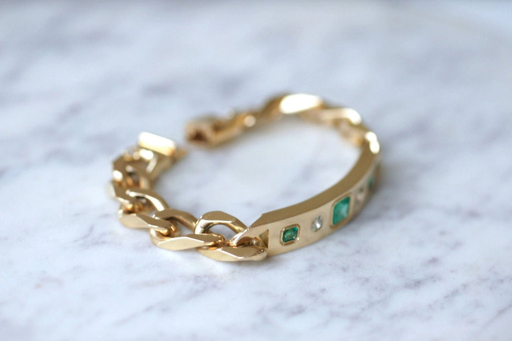 Bracelet Large bracelet gourmette en or, émeraudes, et diamants 58 Facettes