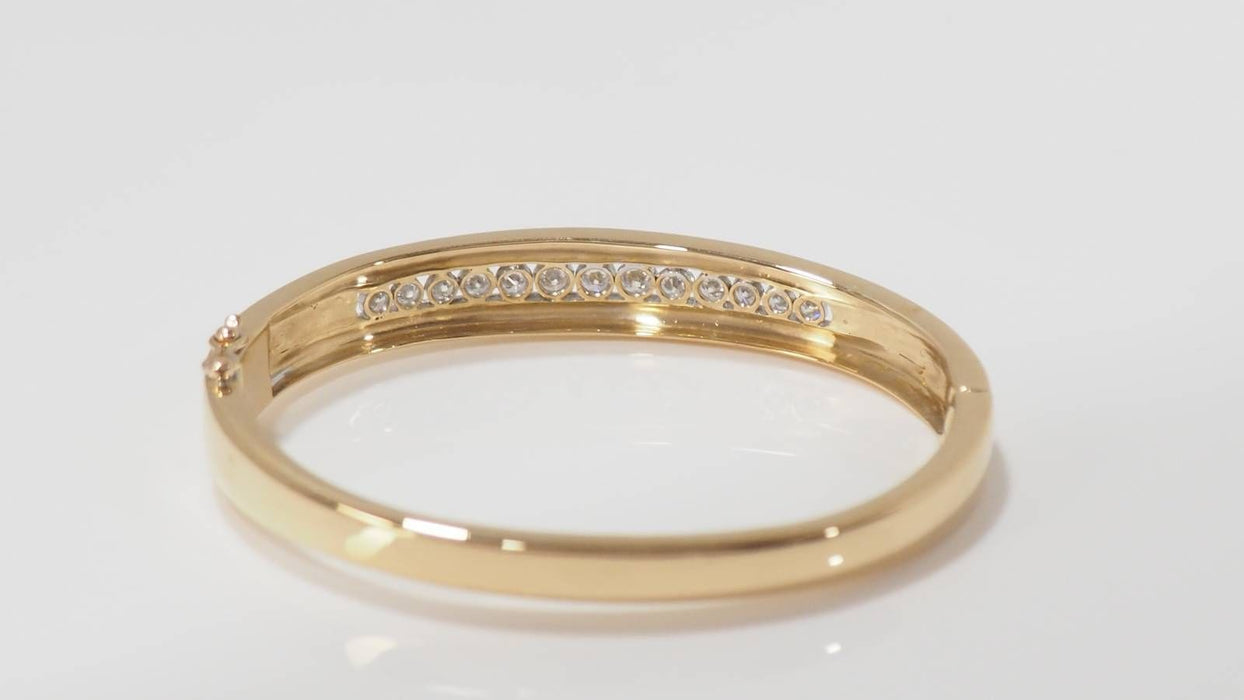Bracelet Bracelet jonc ouvrant en or jaune et diamants 58 Facettes 32150
