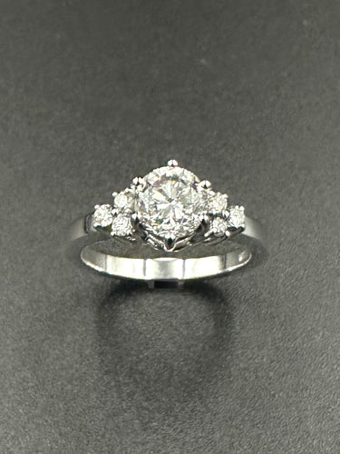 Bague 54 Solitaire platine et diamants dont 1,25ct certifié 58 Facettes