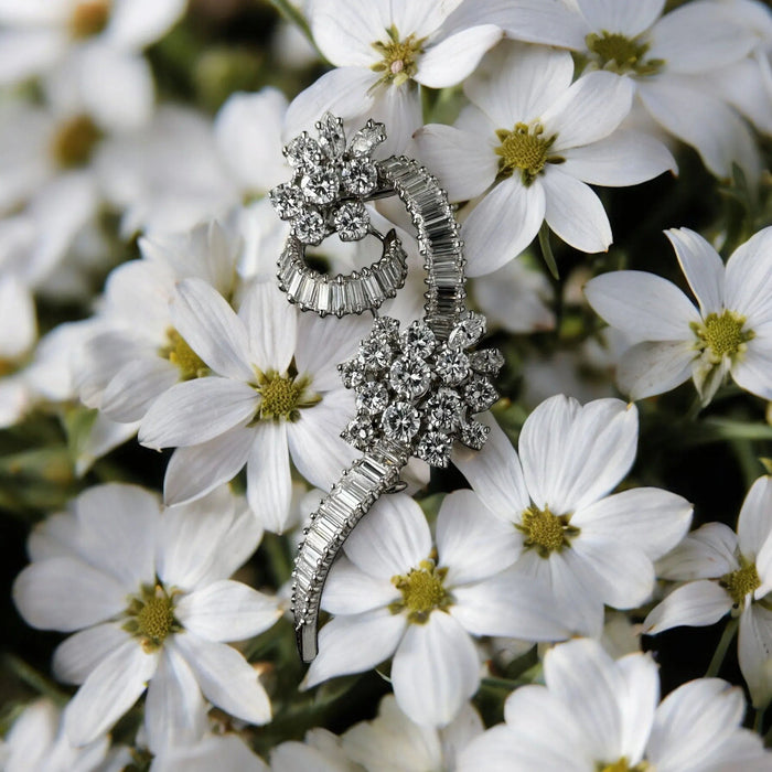 Broche Clip fleurs Rétro Platine Diamants 58 Facettes