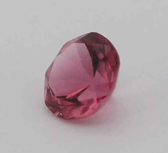 Gemstone Saphir rose non chauffée 0.62cts 58 Facettes 161