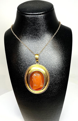 Pendentif Pendentif Or jaune Camée en cornaline 58 Facettes AB283