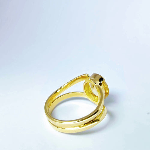 Bague Bague en or jaune et citrine 58 Facettes 5579