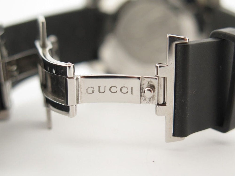Montre montre GUCCI dive acier caoutchouc noir boite quartz 58 Facettes 256002