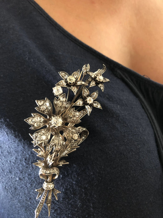Broche Broche fleur trembleuse en diamant taille ancienne 58 Facettes