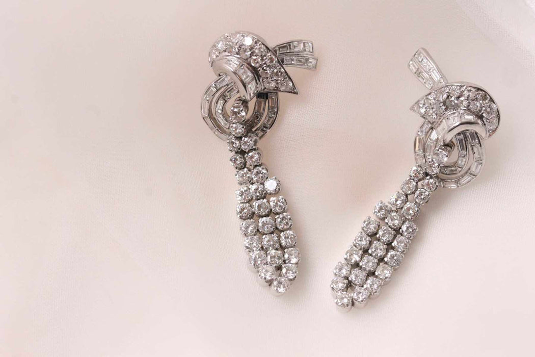 Boucles d'oreilles Boucles d'oreilles 1950 pavées de diamants en platine 58 Facettes 24061