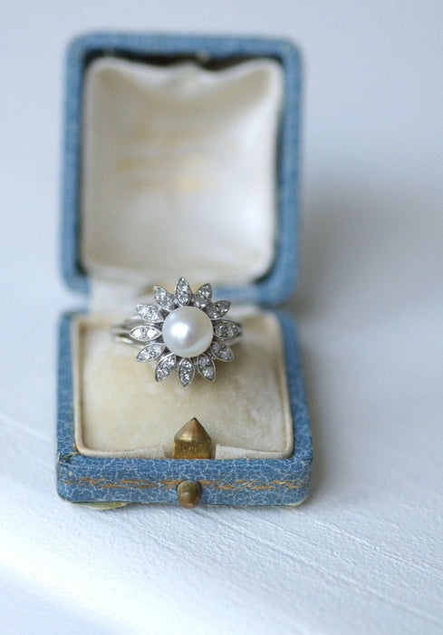 Bague Bague fleur vintage or blanc, perle et diamants 58 Facettes