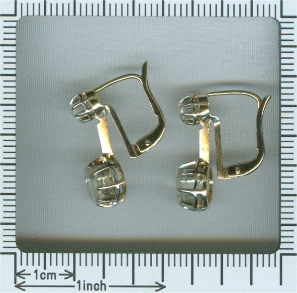 Boucles d'oreilles Boucles d'oreilles avec gros diamants taille rose 58 Facettes 21180-0512