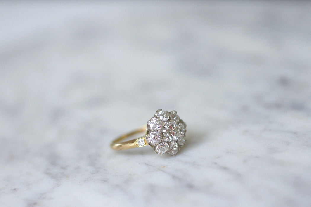 Bague Bague marguerite ancienne diamants 2.30 Cts 58 Facettes