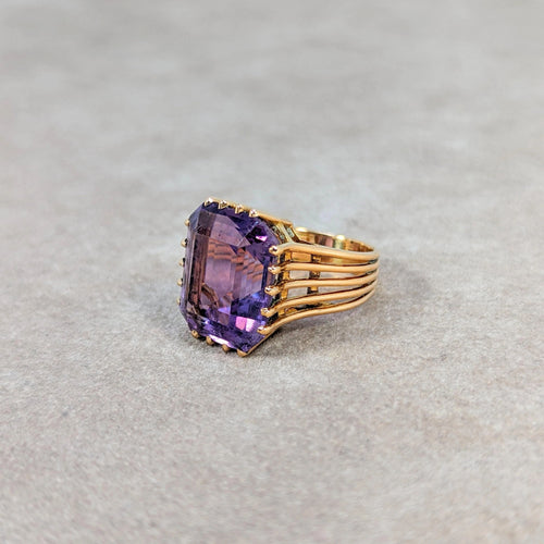 Bague Bague en or jaune et Améthyste 58 Facettes 18690