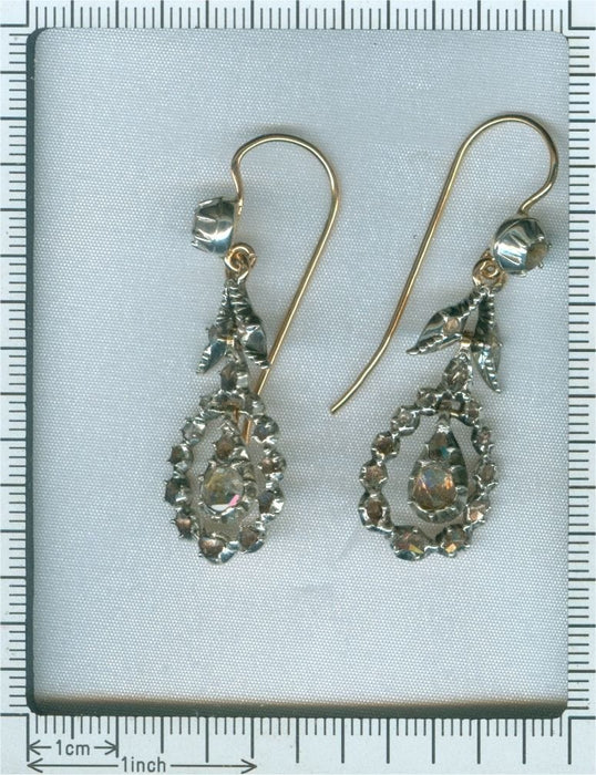 Boucles d'oreilles Boucles d'oreilles longues pendantes diamant 58 Facettes 17188-0272