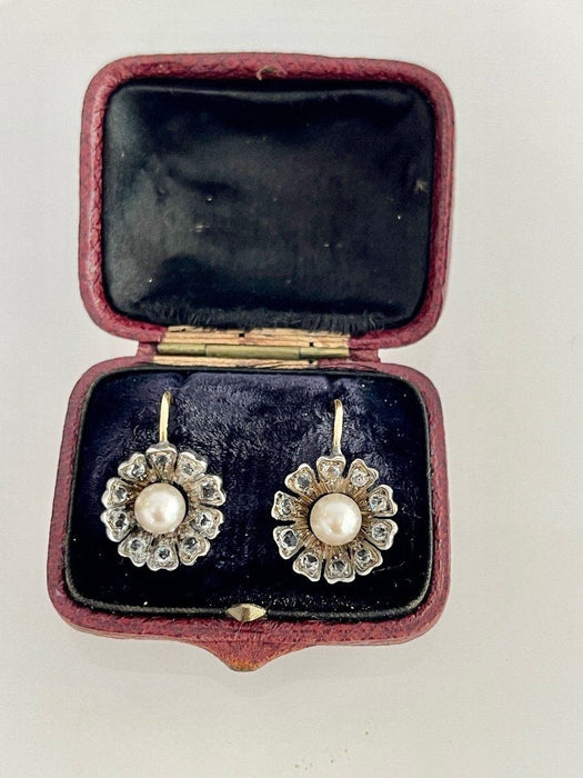 Boucles d'oreilles Bucles d'oreilles "églantine" en or, argent, perles et diamants 58 Facettes 988896