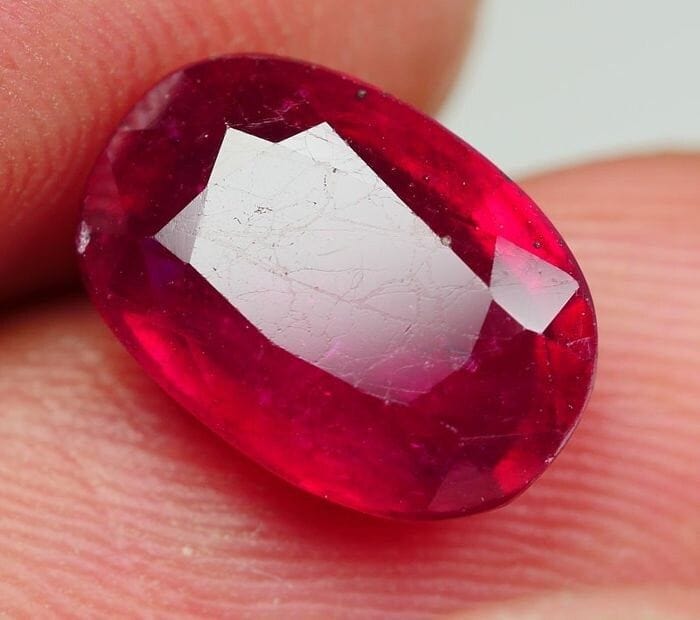 Gemstone Rubis 5cts 58 Facettes 401