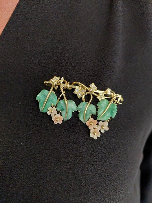 Broche BROCHE ANCIENNE JADE CORAIL ET DIAMANTS 58 Facettes 068521