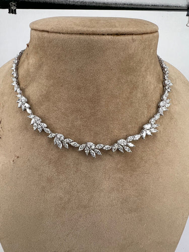 Collier Collier tennis diamants marquise et poires, or blanc 58 Facettes N353