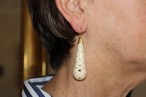 Boucles d'oreilles Boucles d'oreilles anciennes en or piqué ivoire 58 Facettes 7460