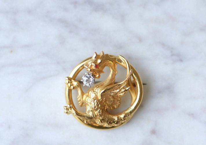 Broche Or jaune / Diamant / XIXe Siècle Broche Chimère or et diamant 58 Facettes