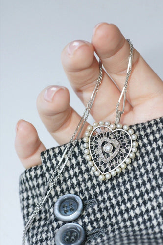 Collier Pendentif cœur diamants et perles en platine 58 Facettes