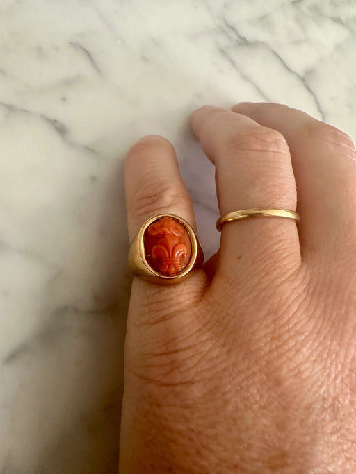 Ring 48.5 Yellow Gold Coral Signet Ring 58 Facettes REF2223