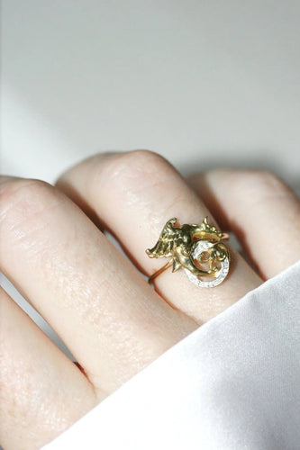 Bague Bague ancienne chimère en or et diamants 58 Facettes