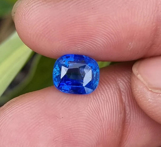 Gemstone Saphir bleu non chauffé 2,51cts certificat IGI et CGL 58 Facettes 2