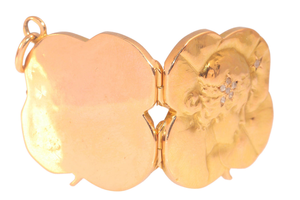 Pendentif Médaillon porte-bonheur Art Nouveau Diamants 58 Facettes 23128-0247