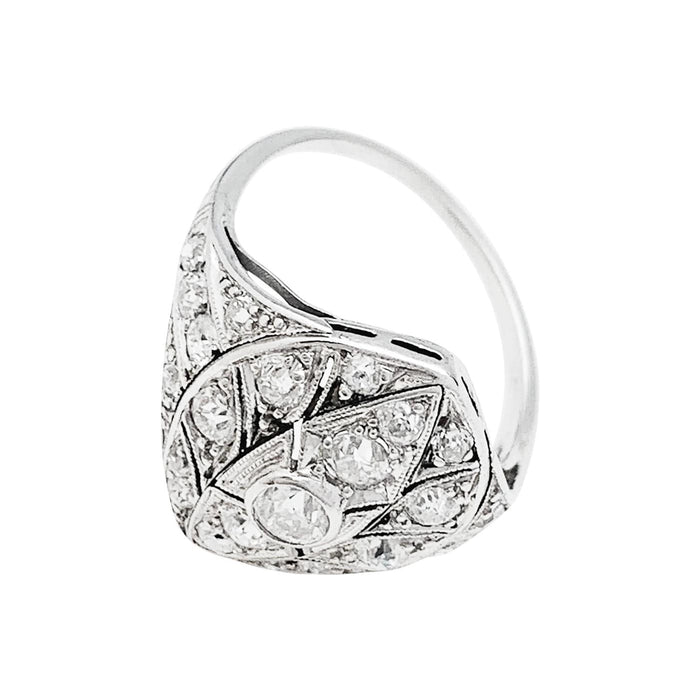 Bague 51 Bague 1920 en or blanc et diamants. 58 Facettes 30712