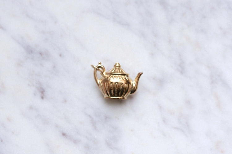 Pendentif Pendentif vintage théière en or jaune 58 Facettes