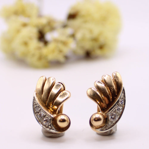 Boucles d'oreilles Boucles d'oreilles Année 1950 volutes Diamants Deux Ors 58 Facettes