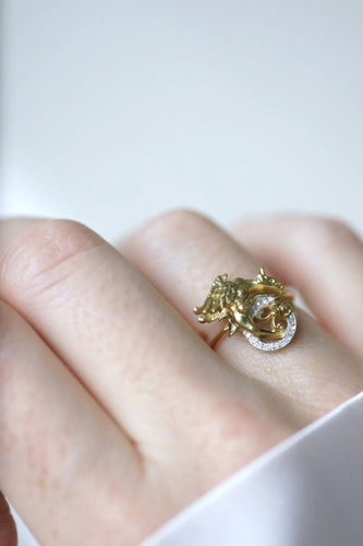 Bague Bague ancienne chimère en or et diamants 58 Facettes