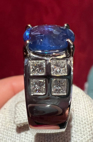 Bague Bague de Fiançailles Or sertie Saphir entouré de Diamants 58 Facettes 7352 A