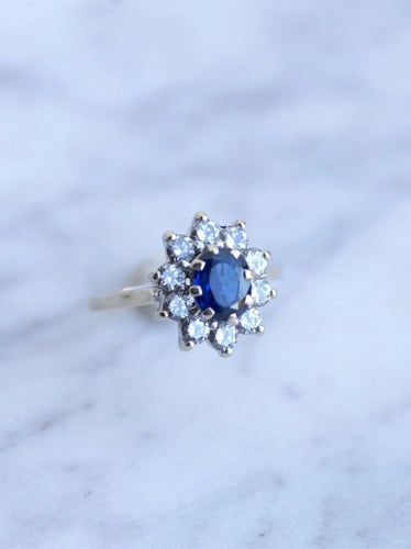 Bague de fiançailles saphir entourage diamants sur or blanc 58 Facettes