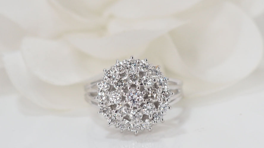 Bague 54.5 Bague double entourage en or blanc et diamants 58 Facettes 31982