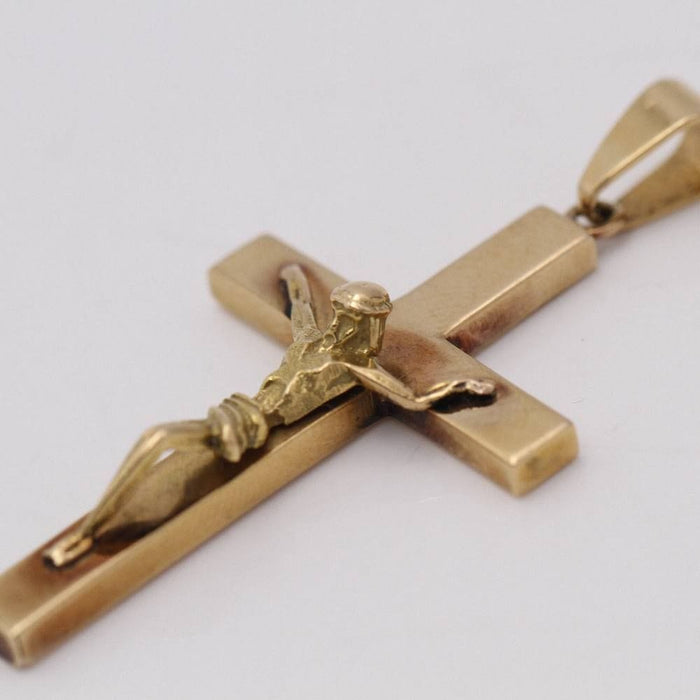 Pendentif Croix en or jaune avec pendentif Christ 58 Facettes E360220