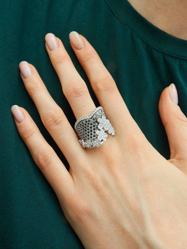 Bague Bague Pavage Diamants noirs et blancs 58 Facettes HS16206