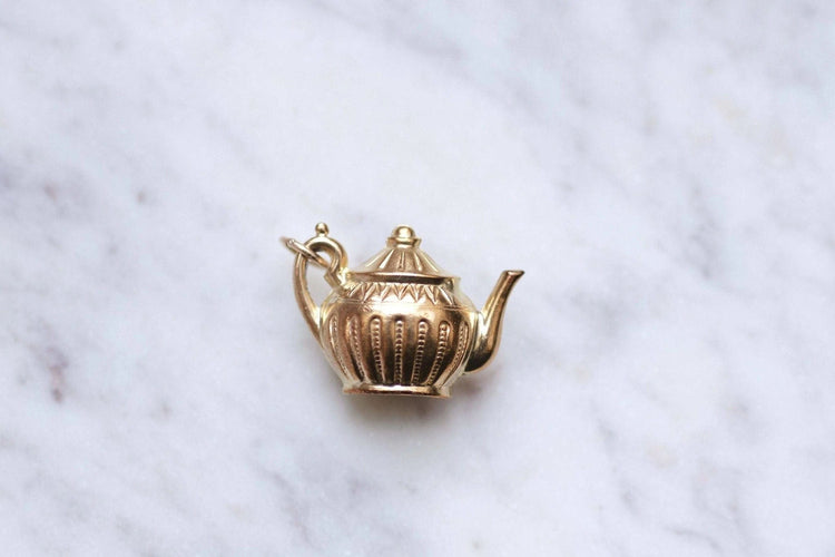 Pendentif Pendentif vintage théière en or jaune 58 Facettes