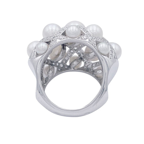 Bague 56 Bague Chanel, Baroque, or blanc, diamants, perles de culture. 58 Facettes 32342