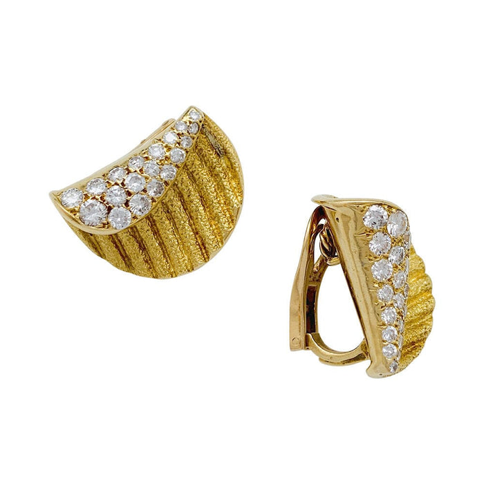 Boucles d'oreilles Boucles d'oreilles en or jaune et diamants. 58 Facettes 31268